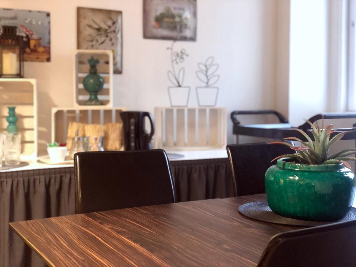 Slagsta Gate Hotell Fittja Ngoại thất bức ảnh